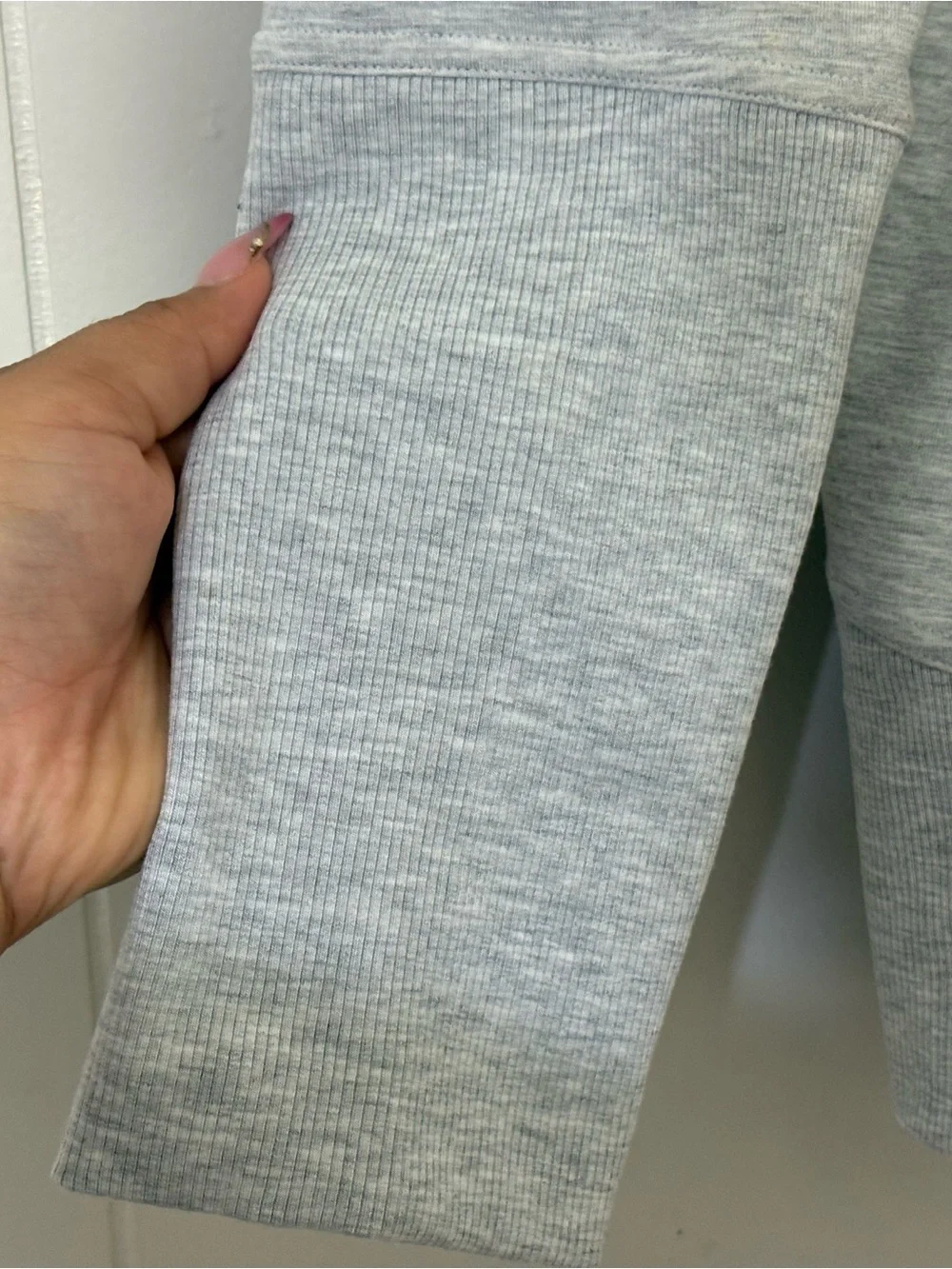 Lululemon High Lines Pullover Heathered Core Ultra Light Gray Size 10 Thumbholes